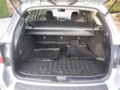 2018 Subaru Outback 2.5i Limited   - Photo 10 - Kirkland, WA 98033