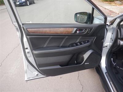 2018 Subaru Outback 2.5i Limited   - Photo 16 - Kirkland, WA 98033