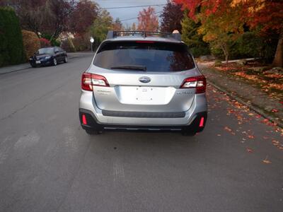 2018 Subaru Outback 2.5i Limited   - Photo 4 - Kirkland, WA 98033