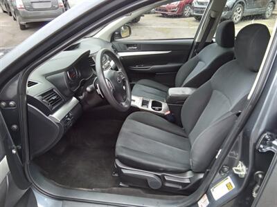 2014 Subaru Outback 2.5i AWD   - Photo 9 - Kirkland, WA 98033