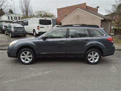 2014 Subaru Outback 2.5i AWD   - Photo 2 - Kirkland, WA 98033