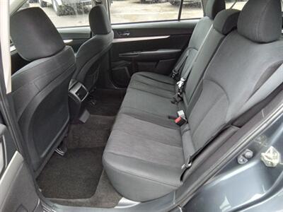 2014 Subaru Outback 2.5i AWD   - Photo 10 - Kirkland, WA 98033