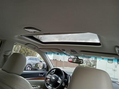 2013 Subaru Outback 3.6R Limited   - Photo 15 - Kirkland, WA 98033