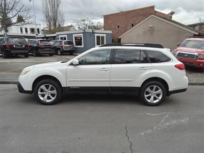 2013 Subaru Outback 3.6R Limited   - Photo 2 - Kirkland, WA 98033