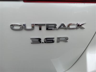 2013 Subaru Outback 3.6R Limited   - Photo 21 - Kirkland, WA 98033