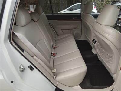 2013 Subaru Outback 3.6R Limited   - Photo 12 - Kirkland, WA 98033
