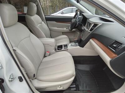 2013 Subaru Outback 3.6R Limited   - Photo 16 - Kirkland, WA 98033