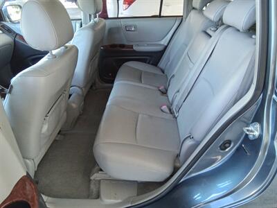 2006 Toyota Highlander Sport AWD   - Photo 9 - Kirkland, WA 98033