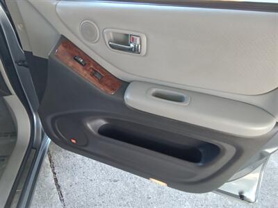 2006 Toyota Highlander Sport AWD   - Photo 15 - Kirkland, WA 98033