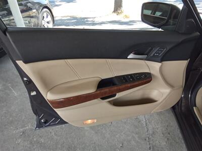 2011 Honda Accord EX-L - Photo 15 - Kirkland, WA 98033