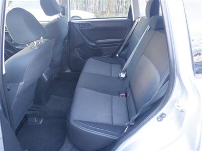 2017 Subaru Forester 2.5i AWD   - Photo 9 - Kirkland, WA 98033