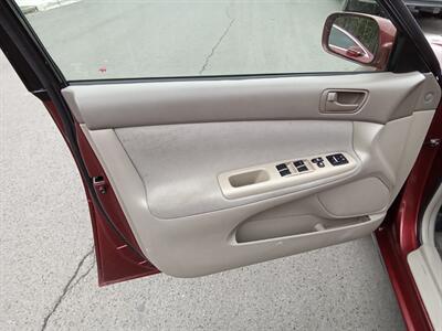 2004 Toyota Camry LE V6 - Photo 15 - Kirkland, WA 98033
