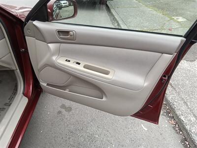 2004 Toyota Camry LE V6 - Photo 12 - Kirkland, WA 98033