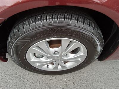 2004 Toyota Camry LE V6 - Photo 21 - Kirkland, WA 98033