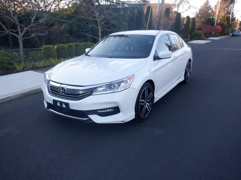 2016 Honda Accord Sport   - Photo 1 - Kirkland, WA 98033
