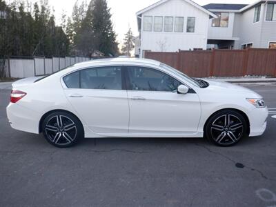2016 Honda Accord Sport   - Photo 6 - Kirkland, WA 98033