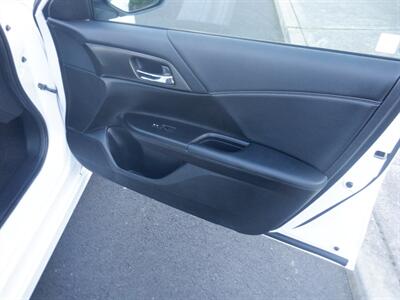 2016 Honda Accord Sport   - Photo 12 - Kirkland, WA 98033