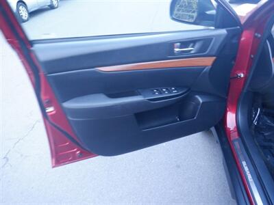 2014 Subaru Outback 2.5i Limited   - Photo 16 - Kirkland, WA 98033