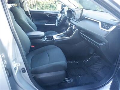 2020 Toyota RAV4 LE   - Photo 9 - Kirkland, WA 98033