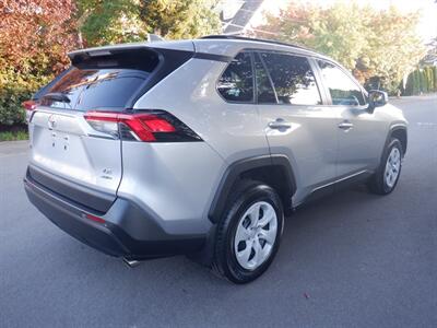 2020 Toyota RAV4 LE   - Photo 5 - Kirkland, WA 98033
