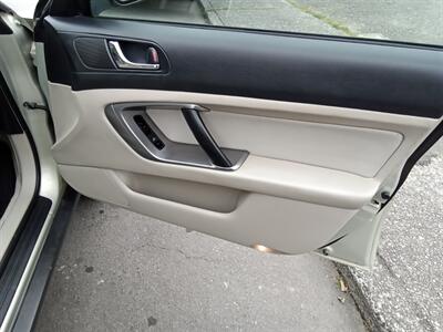 2007 Subaru Outback 2.5i Basic AWD   - Photo 17 - Kirkland, WA 98033