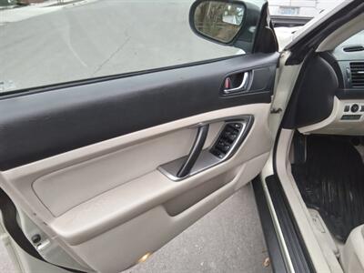 2007 Subaru Outback 2.5i Basic AWD   - Photo 18 - Kirkland, WA 98033
