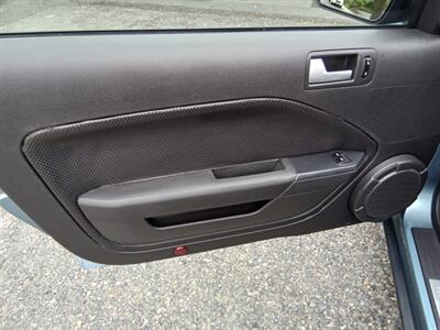 2006 Ford Mustang V6 Standard - Photo 16 - Kirkland, WA 98033