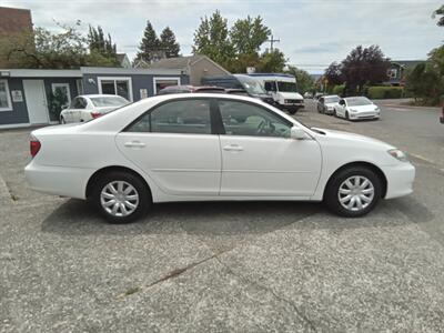 2006 Toyota Camry LE   - Photo 6 - Kirkland, WA 98033