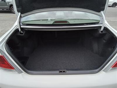 2006 Toyota Camry LE   - Photo 11 - Kirkland, WA 98033