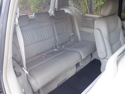 2006 Honda Odyssey Touring   - Photo 12 - Kirkland, WA 98033