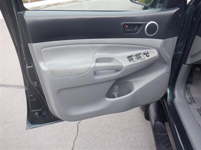 2009 Toyota Tacoma SR5 Double Cab 4x4 V6   - Photo 14 - Kirkland, WA 98033