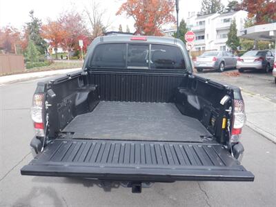 2009 Toyota Tacoma SR5 Double Cab 4x4 V6   - Photo 13 - Kirkland, WA 98033