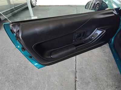 1995 Chevrolet Corvette - Photo 18 - Kirkland, WA 98033