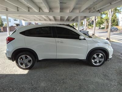 2016 Honda HR-V LX   - Photo 6 - Kirkland, WA 98033