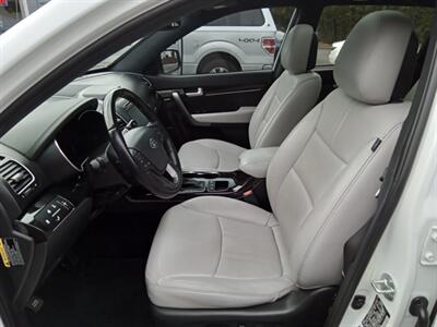 2015 Kia Sorento SX Limited AWD - Photo 10 - Kirkland, WA 98033