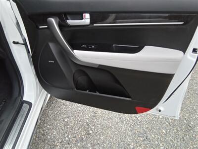 2015 Kia Sorento SX Limited AWD - Photo 22 - Kirkland, WA 98033