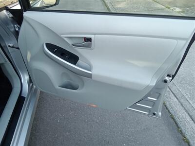 2013 Toyota Prius Three   - Photo 16 - Kirkland, WA 98033