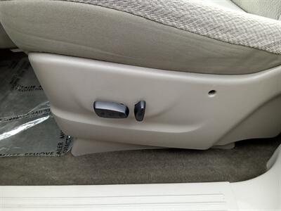 2006 Dodge Grand Caravan SXT   - Photo 23 - Kirkland, WA 98033