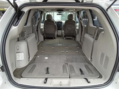 2006 Dodge Grand Caravan SXT   - Photo 9 - Kirkland, WA 98033