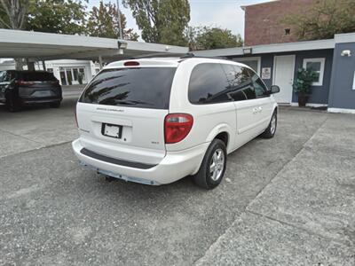 2006 Dodge Grand Caravan SXT   - Photo 5 - Kirkland, WA 98033