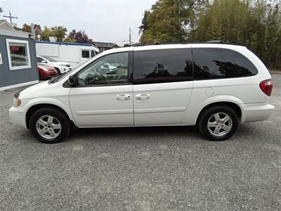 2006 Dodge Grand Caravan SXT   - Photo 2 - Kirkland, WA 98033