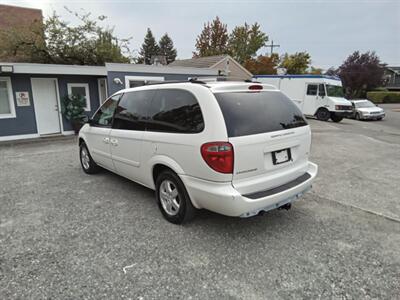 2006 Dodge Grand Caravan SXT   - Photo 3 - Kirkland, WA 98033