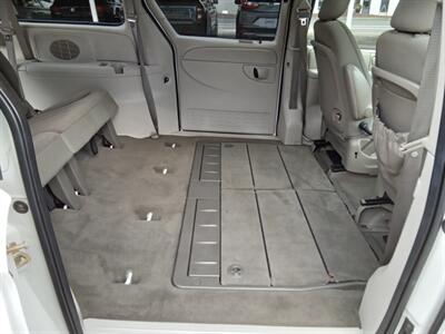 2006 Dodge Grand Caravan SXT   - Photo 13 - Kirkland, WA 98033