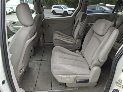 2006 Dodge Grand Caravan SXT   - Photo 14 - Kirkland, WA 98033