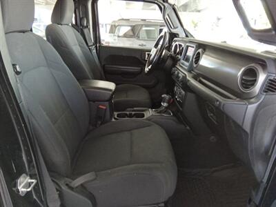 2020 Jeep Gladiator Sport S - Photo 13 - Kirkland, WA 98033