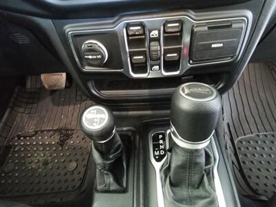 2020 Jeep Gladiator Sport S - Photo 16 - Kirkland, WA 98033