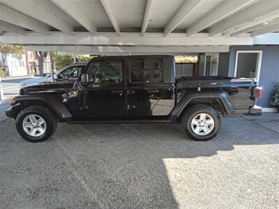 2020 Jeep Gladiator Sport S - Photo 2 - Kirkland, WA 98033