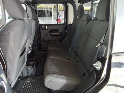2020 Jeep Gladiator Sport S - Photo 15 - Kirkland, WA 98033