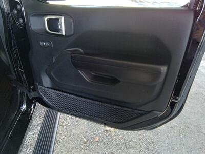 2020 Jeep Gladiator Sport S - Photo 17 - Kirkland, WA 98033