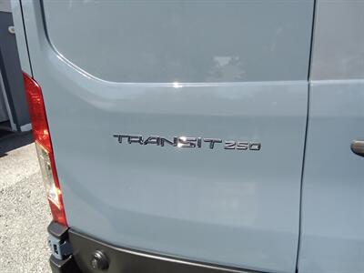 2020 Ford Transit 250   - Photo 12 - Kirkland, WA 98033